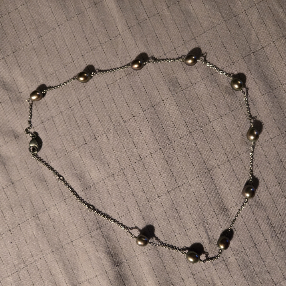 Elegant Silver and Pearl Necklace
